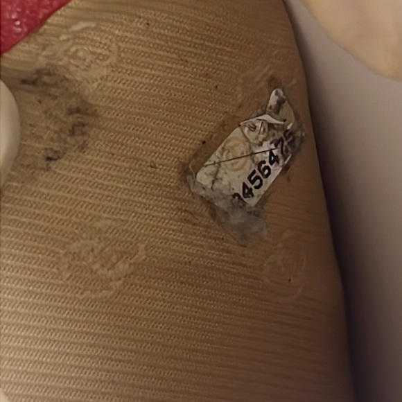 CHANEL Red Caviar Leather CC Logo Sevruga Caviar Wallet bifold box card Auth. - Picture 8 of 17